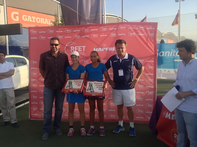 Leire Fernández guanya el torneig de dobles femení del Campionat d’Espanya Aleví 